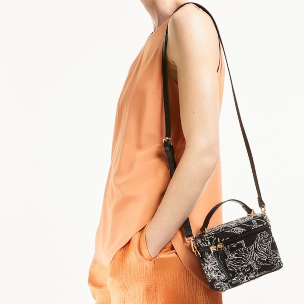 H&M JACQUARD WEAVE TOILE BAG‎